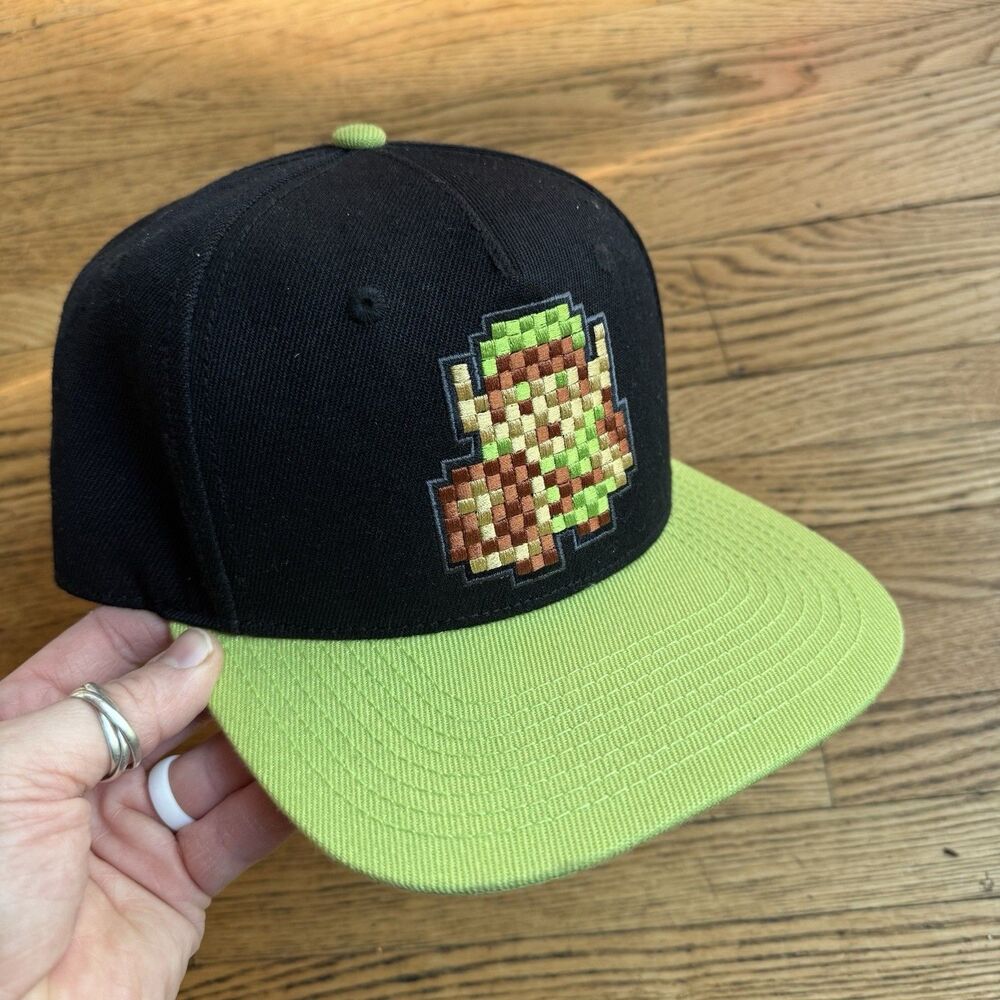 Nintendo Licensed Zelda 8 Bit Link Hat Pixels SNAP BACK Rare 2019 Black Green